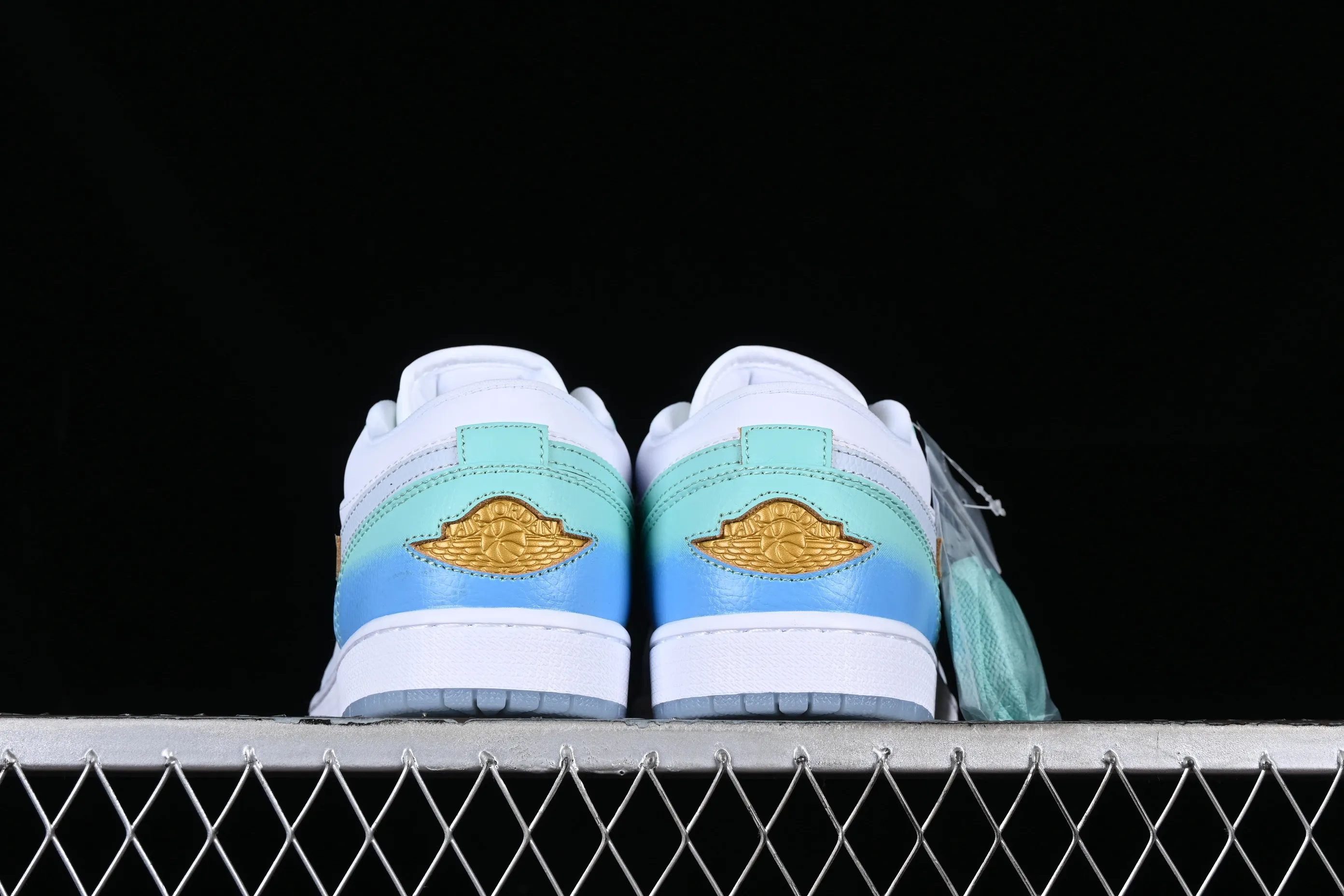 All categories Air Jordan Jordan series basketball shoes Air Jordan 1 Low Z version Air Jordan 1 Low "Emerald Rise" AJ1 Joe 1 white and blue FN8899-131